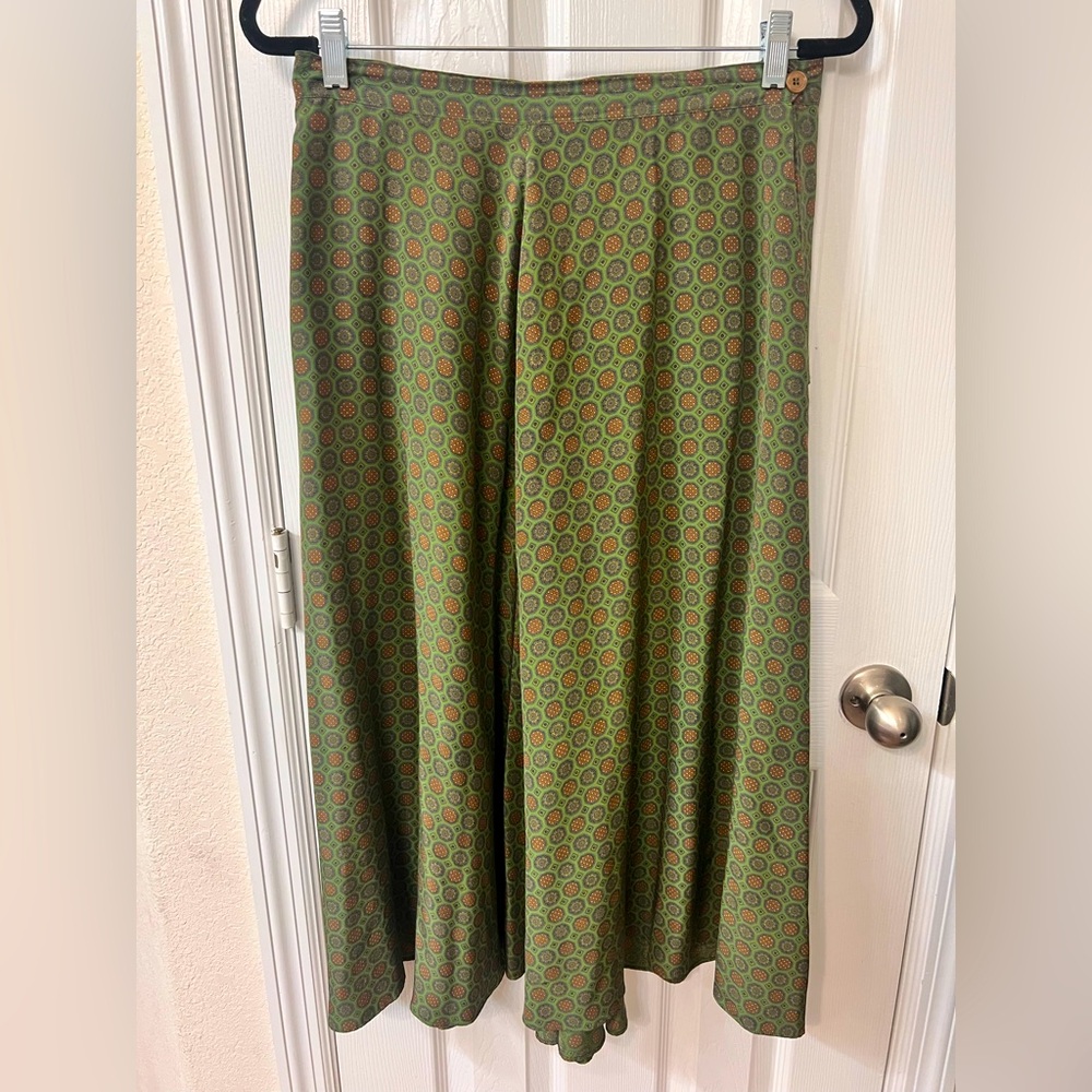 Saks Fifth Avenue Size 14 100% Silk Olive geometric Pattern Maxi Skirt w/pockets